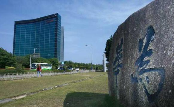 华为又亮底牌，鸿蒙系统只是开端，这次将彻底扳倒美国的科技地位